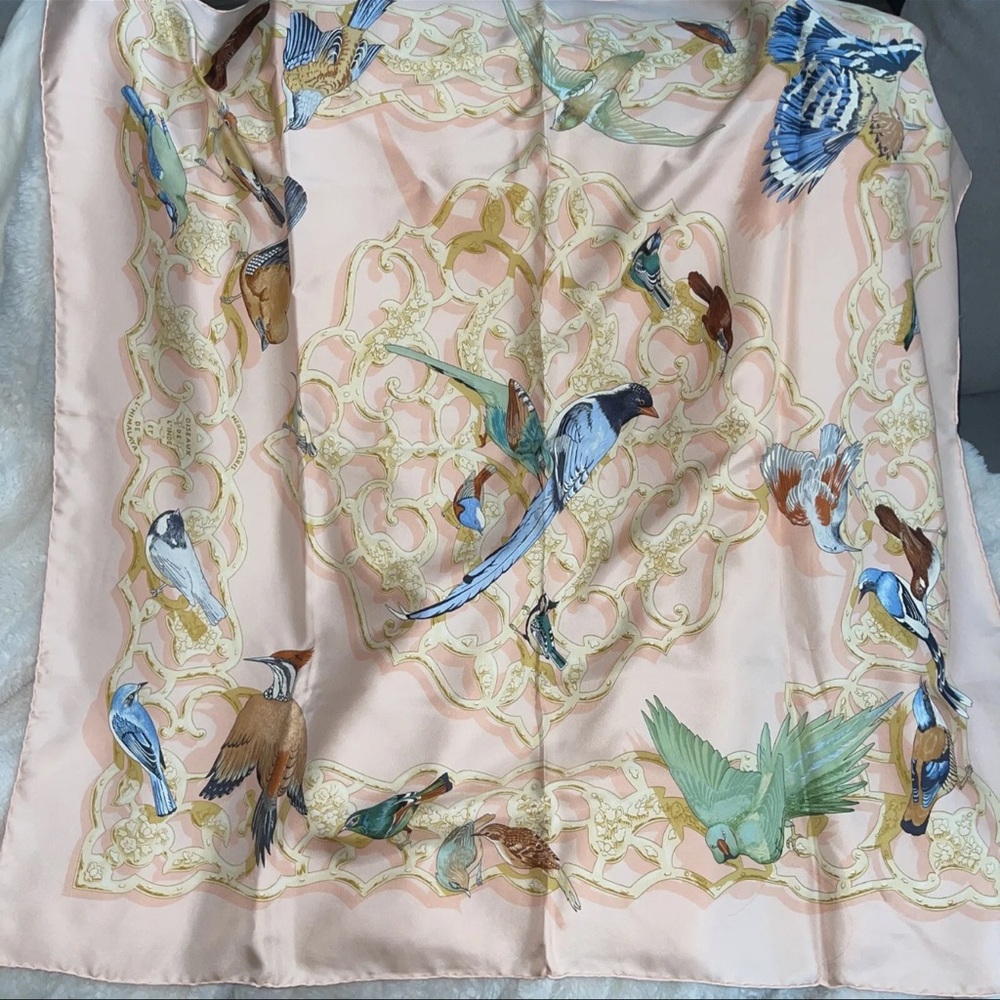 HERMES Scarf Carre 90 "Oiseaux de L' Inde et de L' Himalaya" 100% Silk Vintage